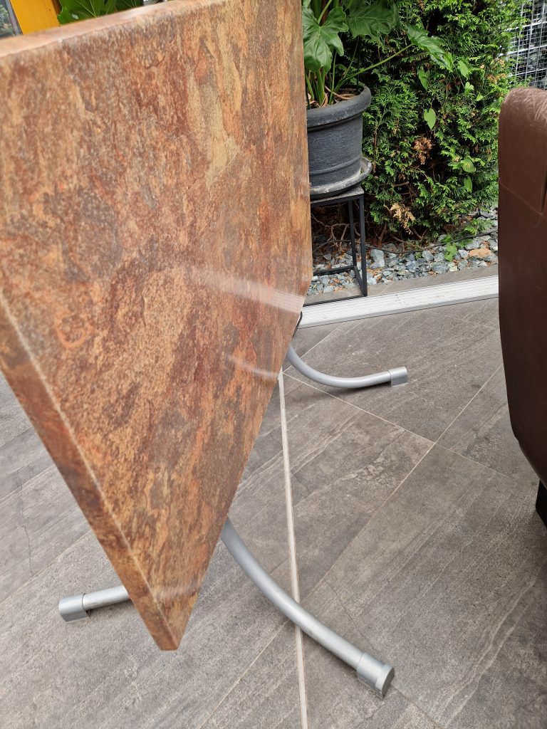 Tische – weiteres Bild